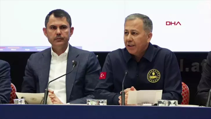 Bakanlar'dan depremle ilgili açıklamalar