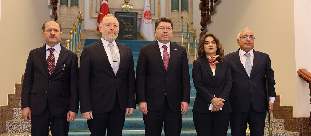 Adalet Bakanı Tunç DEM Parti heyeti ile görüştü
