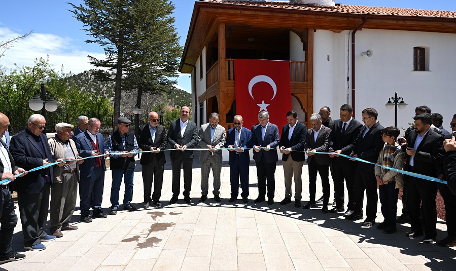 Tarihi camii restore edildi