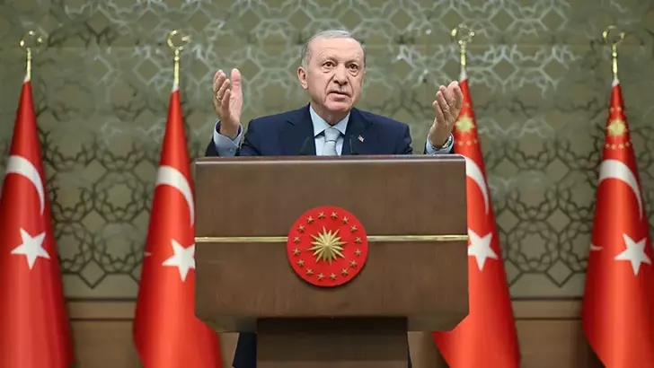 'Sokak röportajı' adı altında terör estiriyorlar