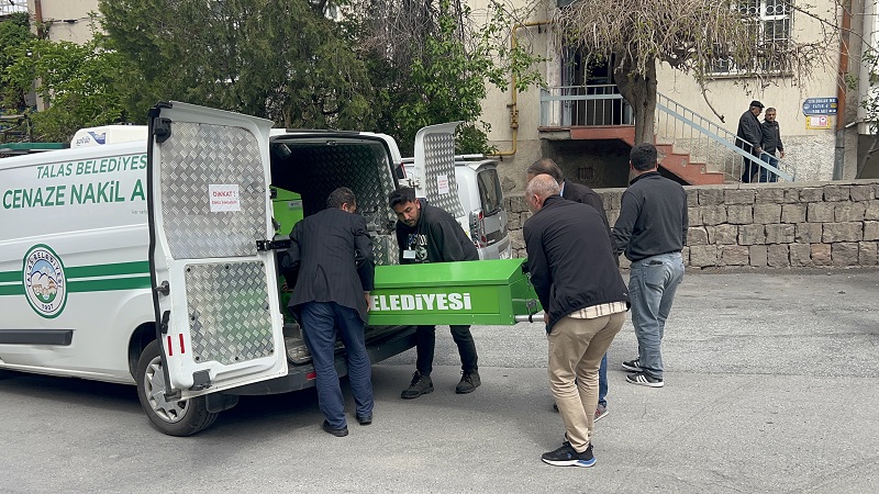 Miras tartışmasında babasını bıçakladı
