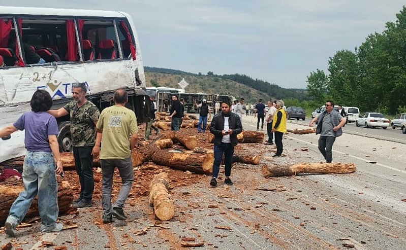 Çanakkale'de zincirleme kaza!