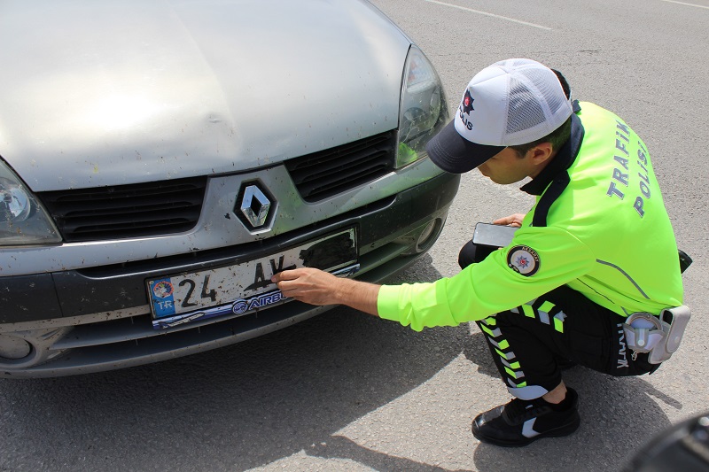 Polise yakalanınca; 'Cenazem var' dedi