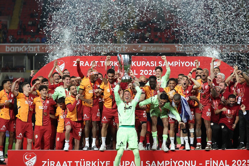 19. kez kupayı müzesine götürdü