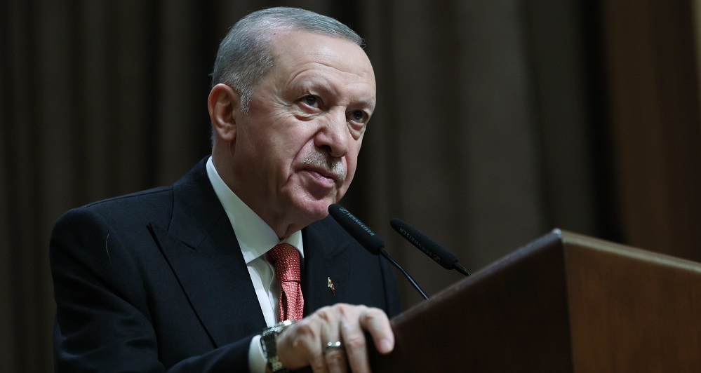 "Kamunun mallarını israf eden kimsenin gözünün yaşına bakmayız"