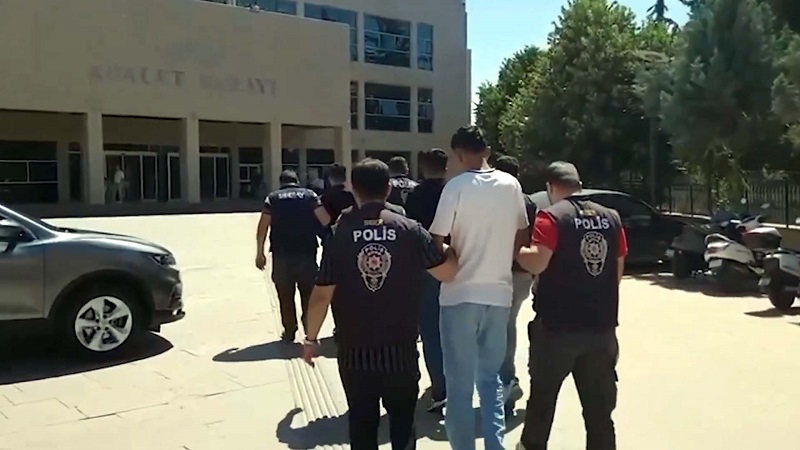 Siber suç operasyonlarında 74 tutuklama