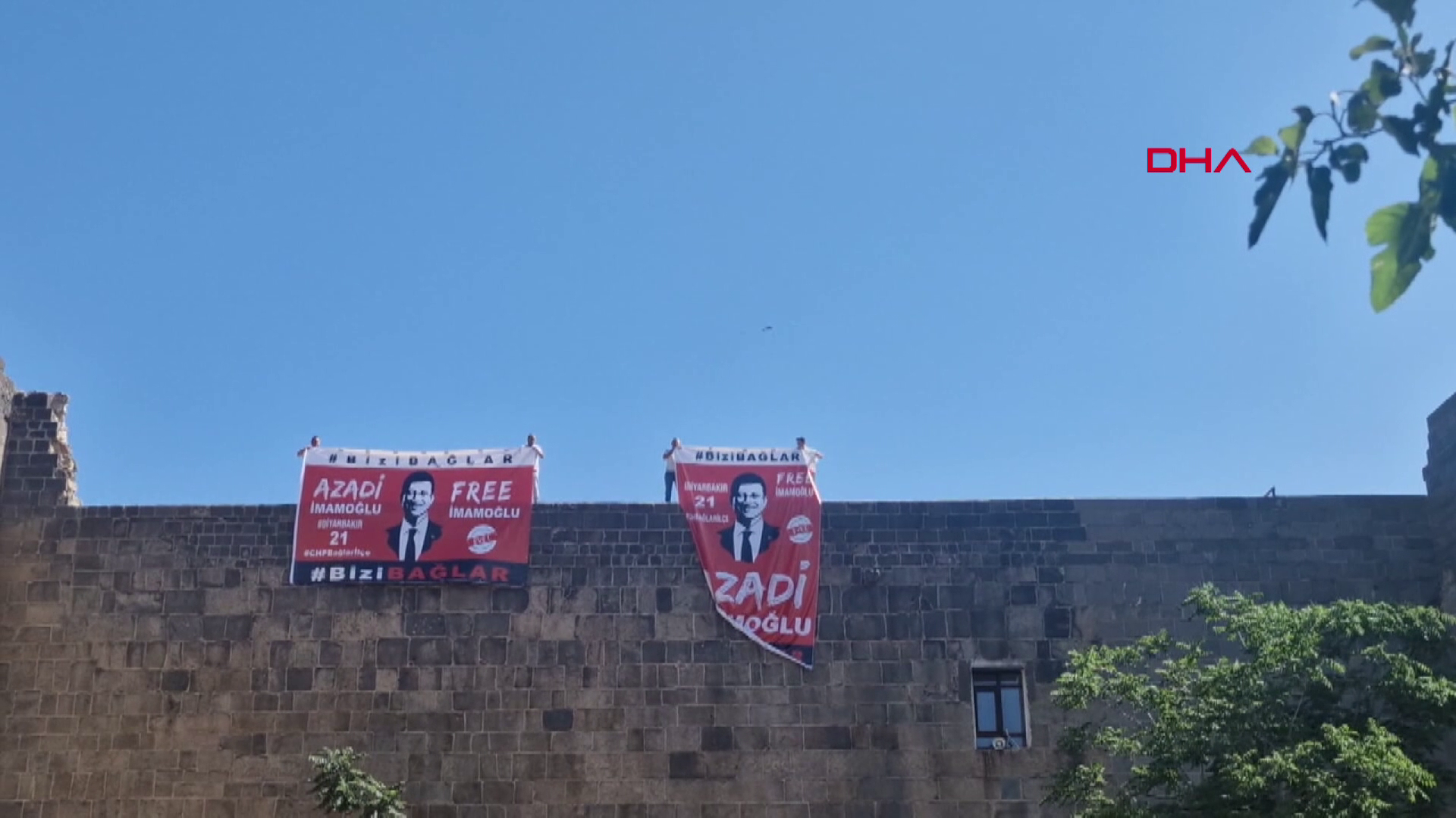 'İmamoğlu' pankartlarına polis el koydu