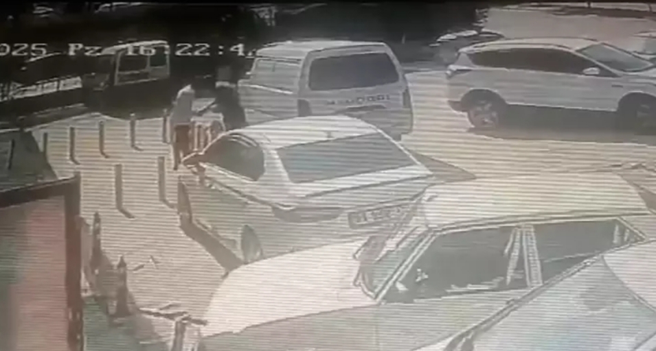Önce tokalaştı sonra vurdu