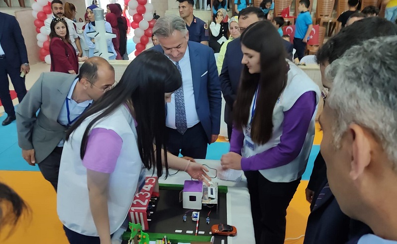 Bozkır'da bilim şenliği düzenlendi