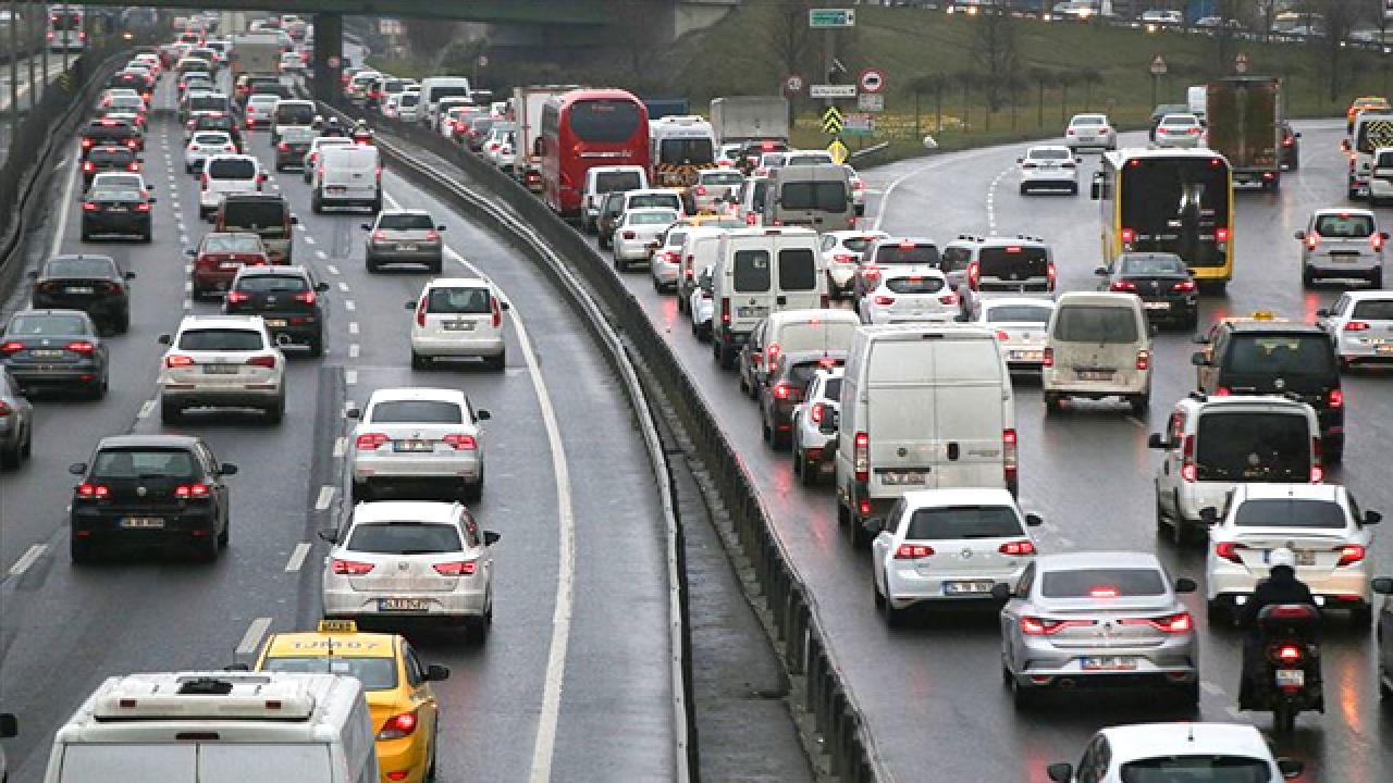 Konya'da trafiğe kayıtlı kaç araç var?