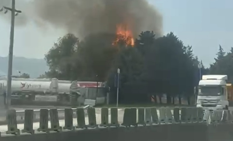 Kocaeli'de yangın 4 kişi dumandan etkilendi