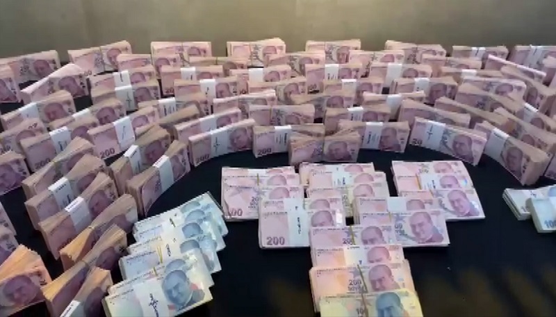 ‘Adınız FETÖ soruşturmasında geçiyor' diyerek dolandırdılar
