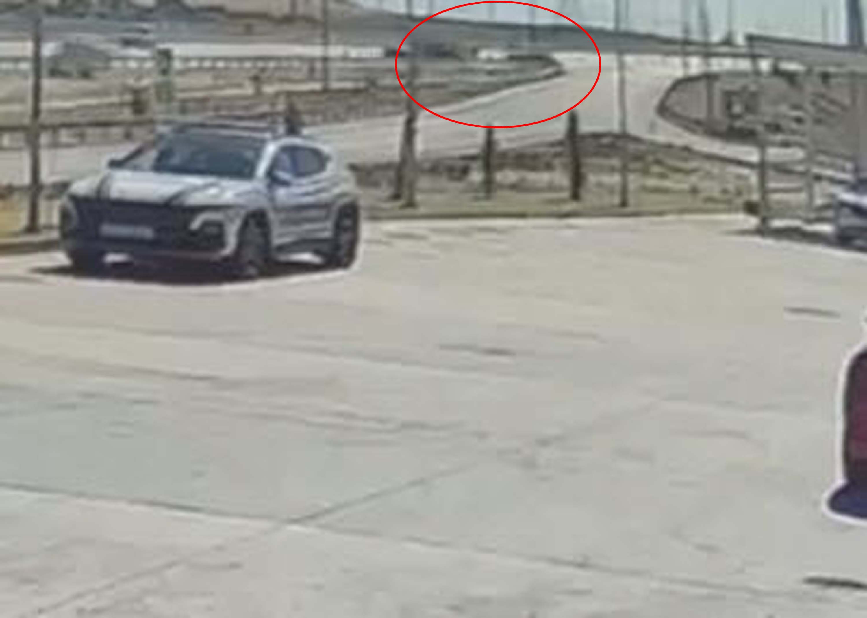 Ters yöne giren otomobille kamyon çarpıştı