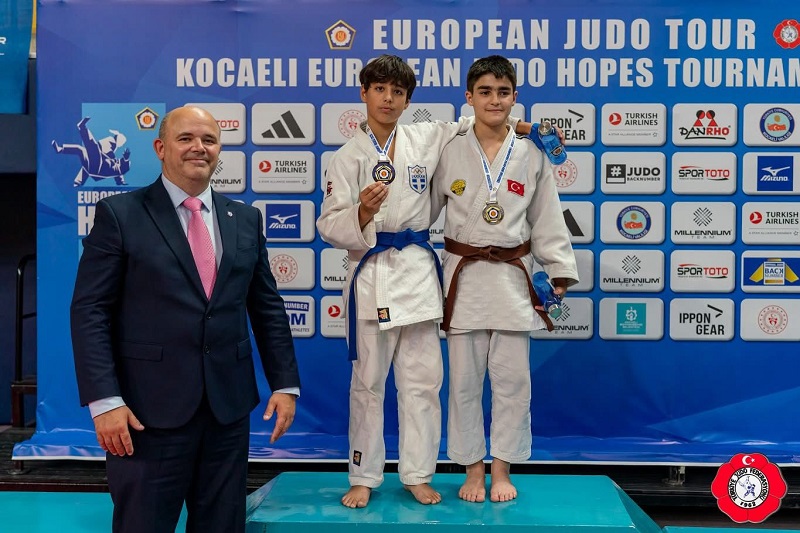 Judoda tarihi başarı