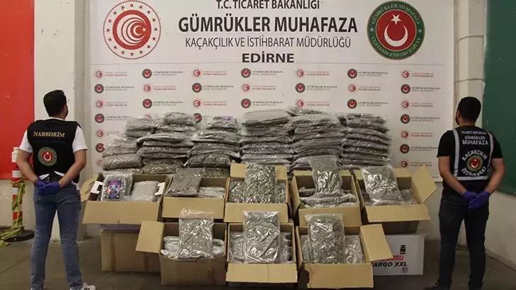 Ticaret Bakanlığı'ndan 3 ilde 9 uyuşturucu operasyonu