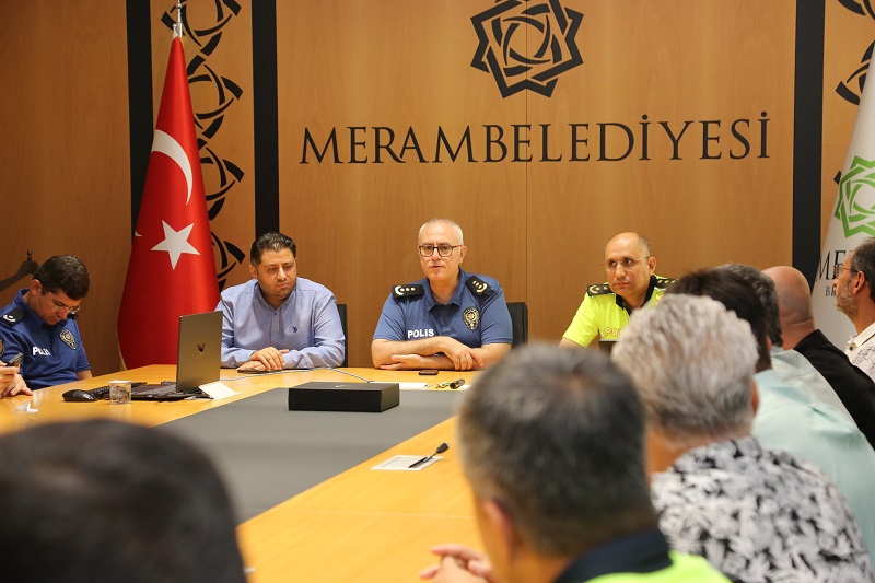 Konya'da konvoy ve havai fişeklere sıkı takip