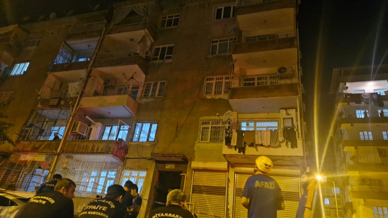 'Apartman sallandı' iddiası üzerine 5 katlı bina boşaltıldı