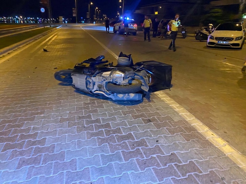 Motosikletli kurye kazada yaşamını yitirdi