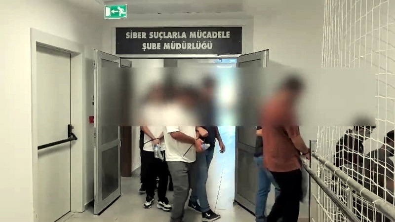 İnternetteki iş ilanına aldandılar!