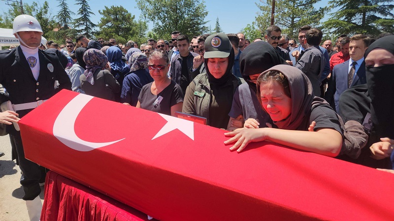 Son yolculuğuna uğurlandı