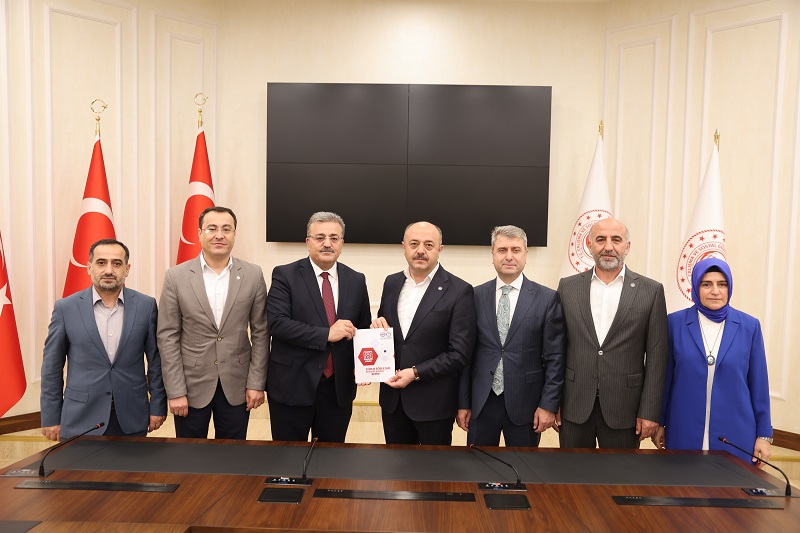 Eğitim Bir-Sen toplu sözleşme tekliflerini açıkladı
