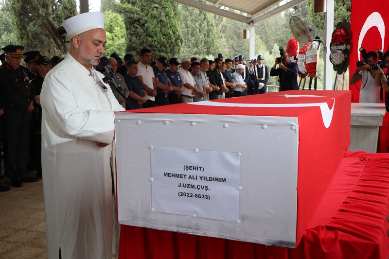 Şehit uzman çavuş son yolculuğuna uğurlandı