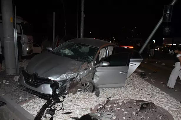 Otomobille cip çarpıştı