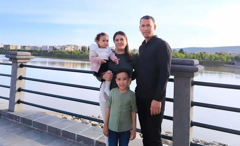 Polis memuru cinnet getirdi!