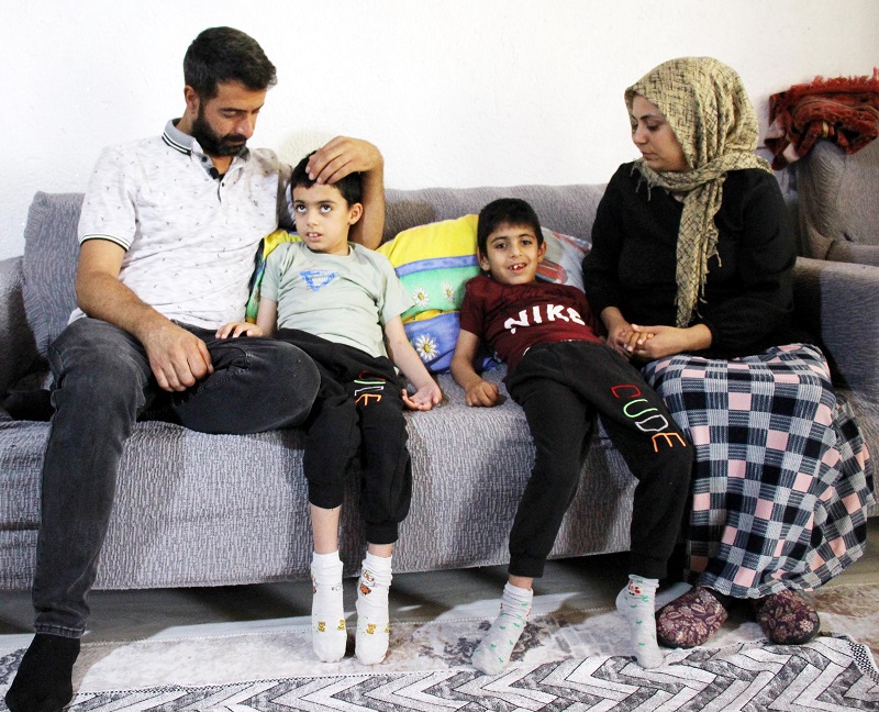 3 çocukları ölümcül hastalıkla mücadele ediyor