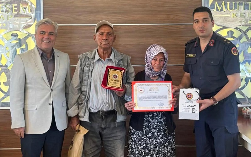 Evlerini Jandarma'ya bağışladılar