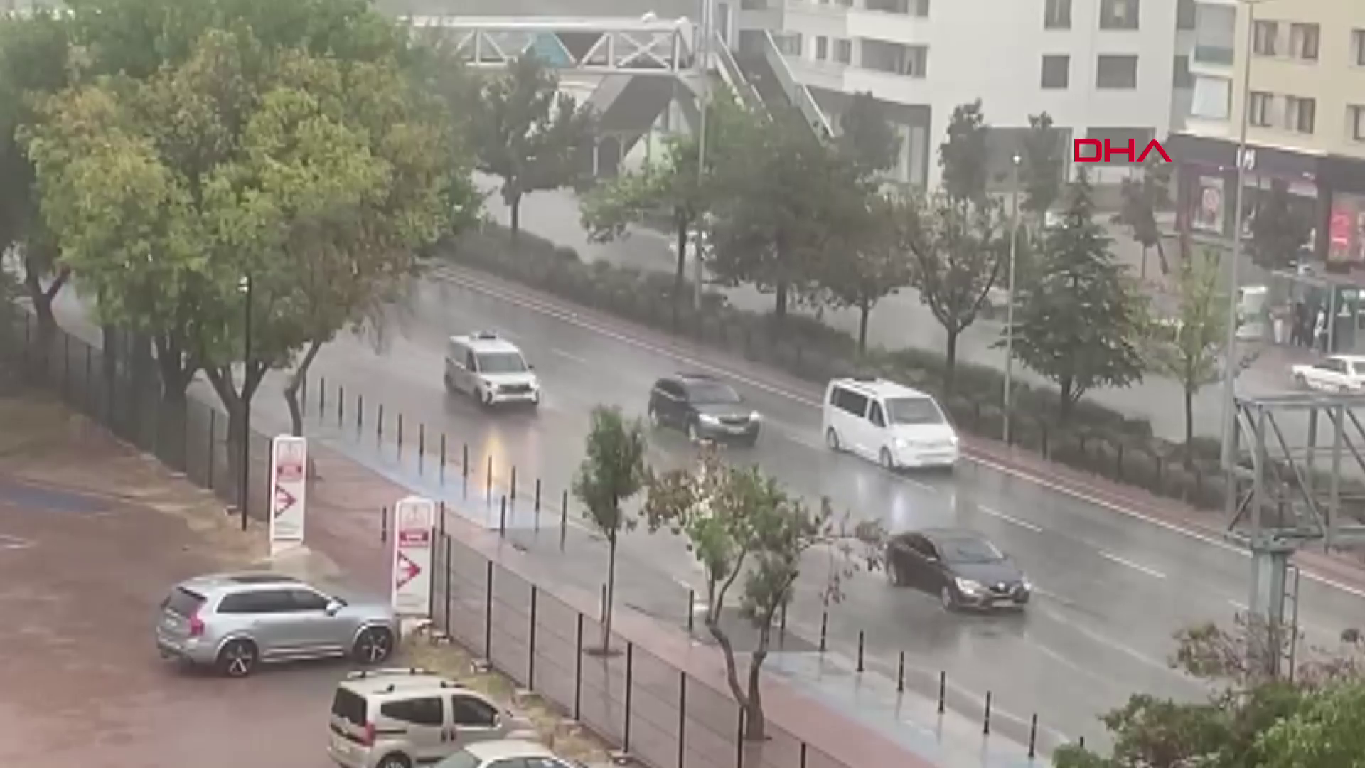 Konya'da sağanak yağış etkili oldu