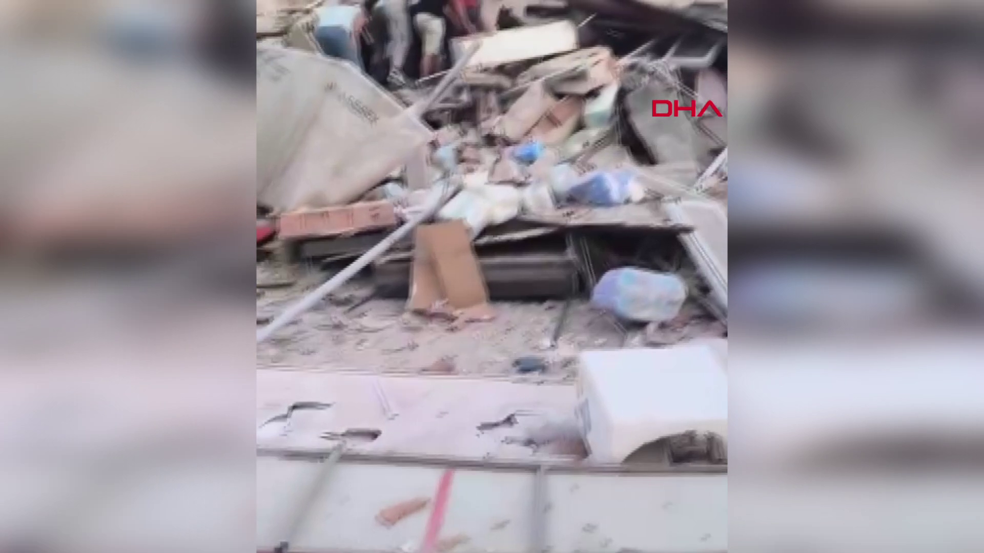 Balıkesir'de 6,1 büyüklüğünde deprem