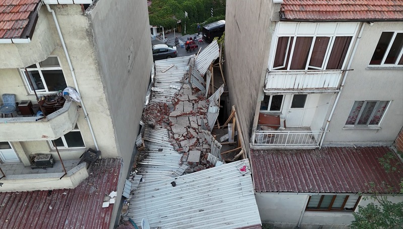 Sındırgı'da binalar havadan görüntülendi
