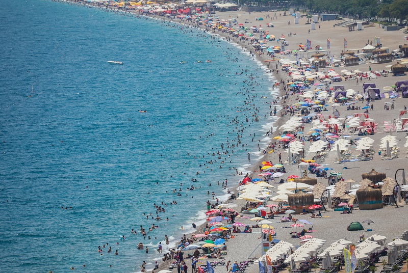 Antalya dün ülkenin en sıcak yeri oldu