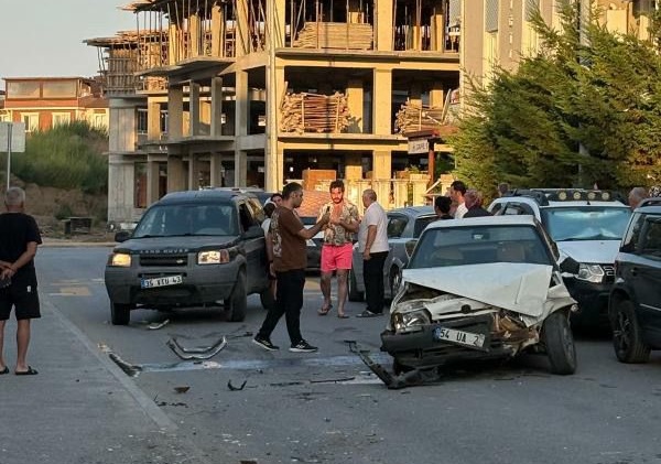 Kavga ettiği eşinin otomobiline çarptı