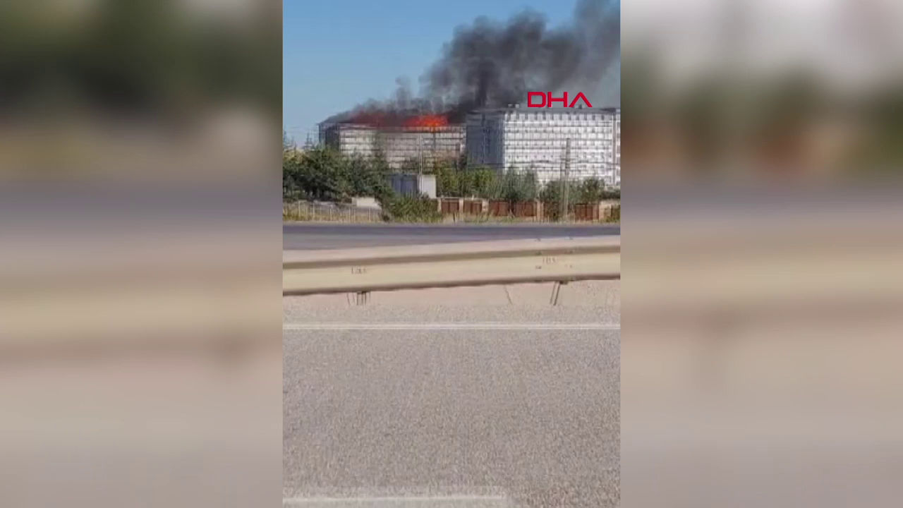 Yurt binası inşaatında yangın