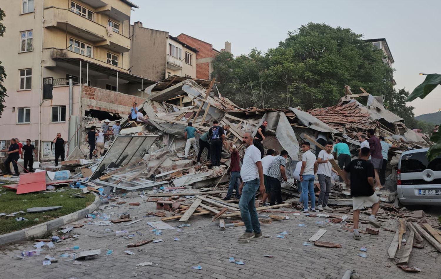 Balıkesir'deki depremin bilançosu açıklandı