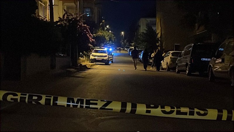 Sokakta satırlı saldırıya uğrayan kadın hayatını kaybetti