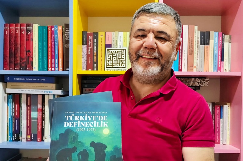 "Türkiye'de Definecilik" kitapseverlerle buluştu