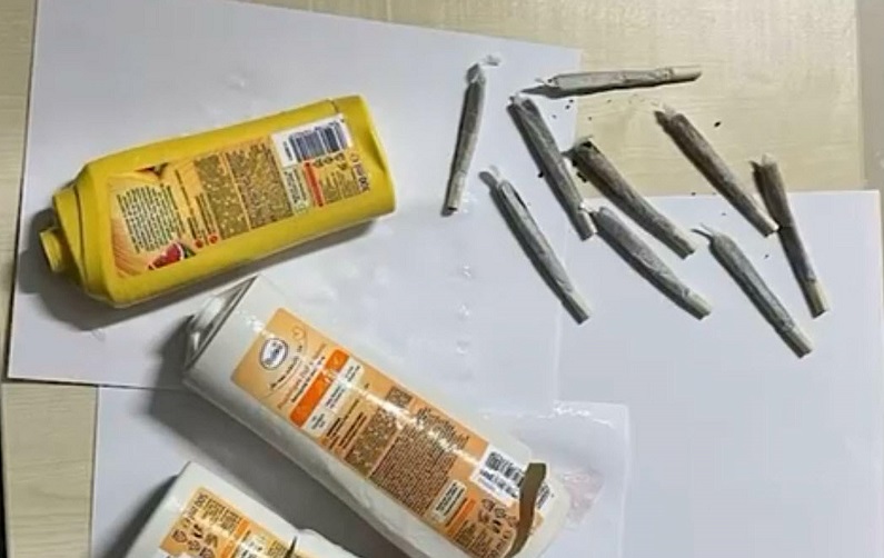 Şampuan kutularından esrar çıktı
