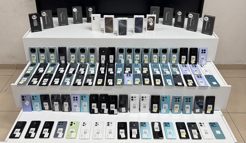 Yüzlerce kaçak telefon ele geçirildi