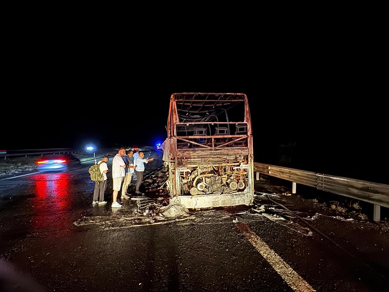 Ankara'da yolcu otobüsü yandı
