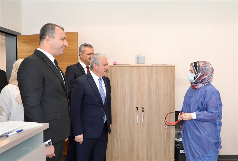 Vali Akın'dan hastane ziyareti
