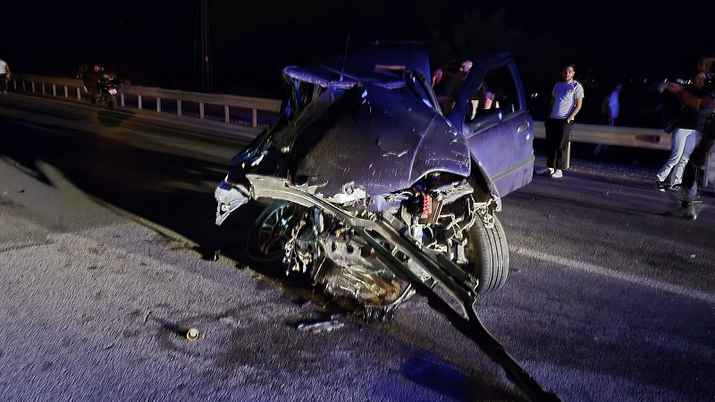 Otomobille hafif ticari araç çarpıştı; 5 yaralı