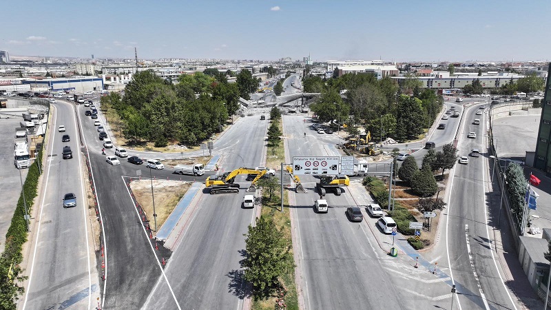 Köprülü kavşakta yenileme çalışmaları başladı