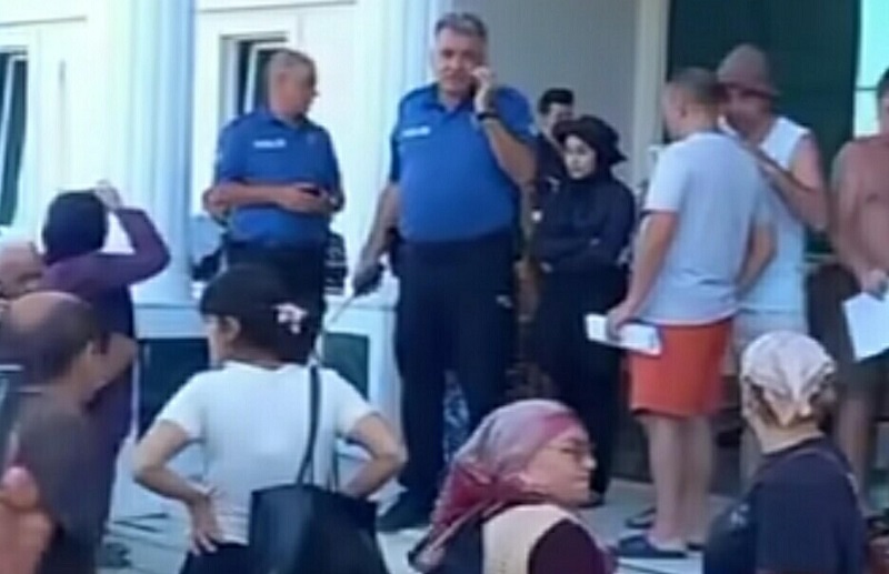 Maaşlarını alamayan çalışanlar işi bıraktı
