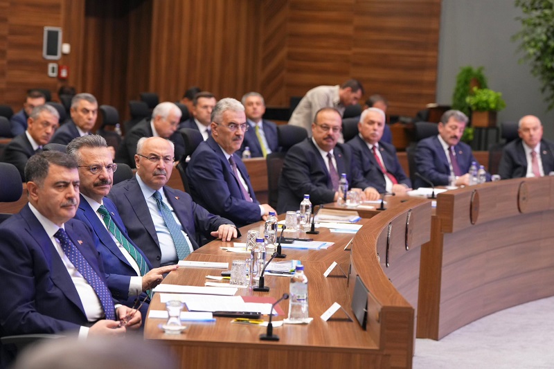 Bakan Yerlikaya valilerle bir araya geldi