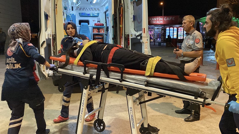 3'üncü kattan düşen Eylül, ağır yaralandı
