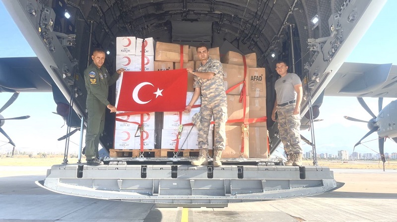 Türkiye'den Afganistan'a deprem yardımı