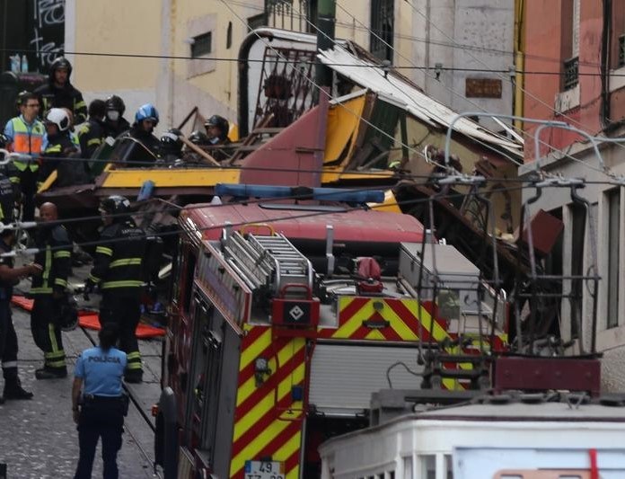 Portekiz'de tramvay kazası: 15 ölü, 18 yaralı